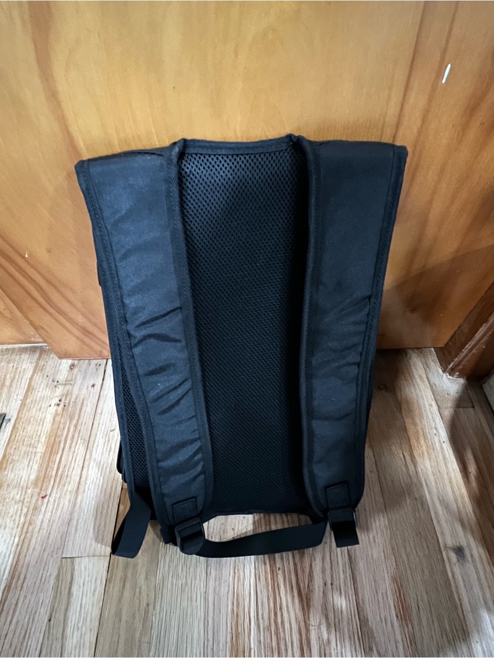 Wakytu Legs-Out Pet Carrier Backpack - Picture 5 of 6